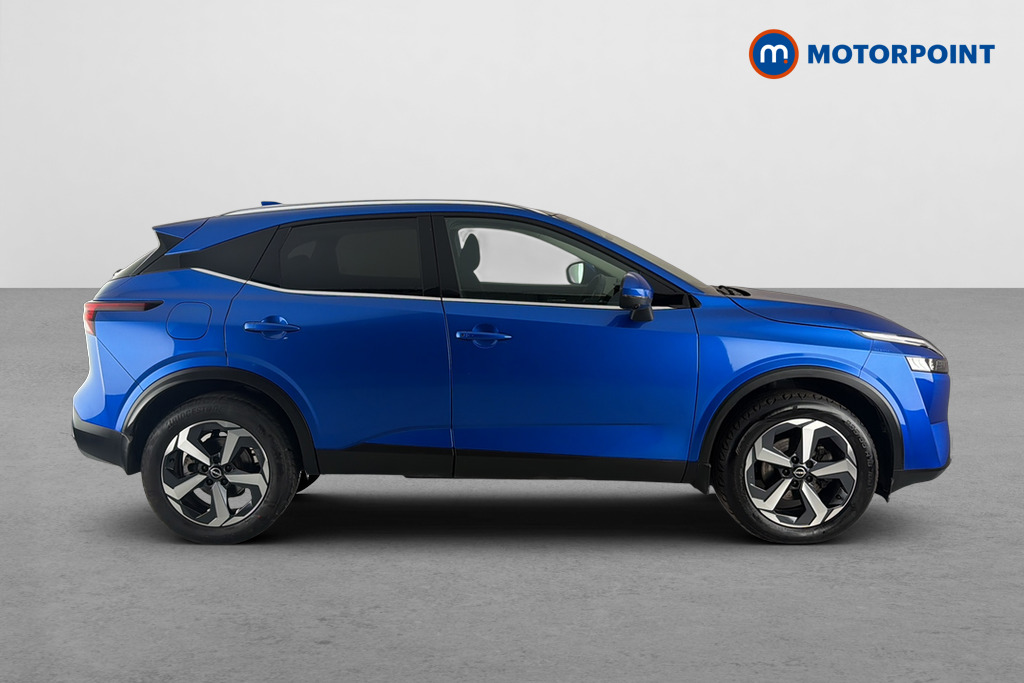 Nissan Qashqai N-Connecta Manual Petrol SUV - Stock Number (1678970) - Passenger side