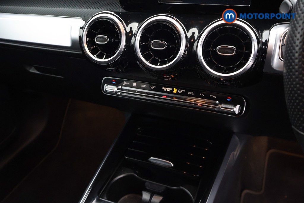 Mercedes-Benz GLB Amg Line Automatic Petrol SUV - Stock Number (1679106) - 12th supplementary image