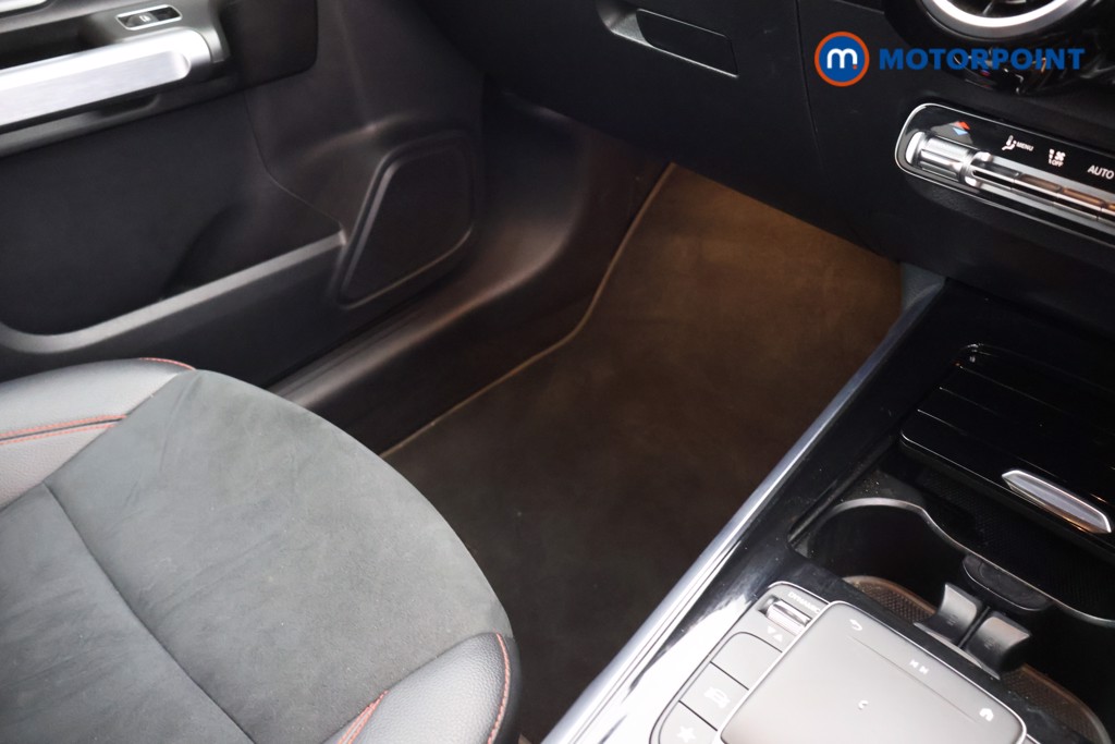 Mercedes-Benz GLB Amg Line Automatic Petrol SUV - Stock Number (1679106) - 18th supplementary image