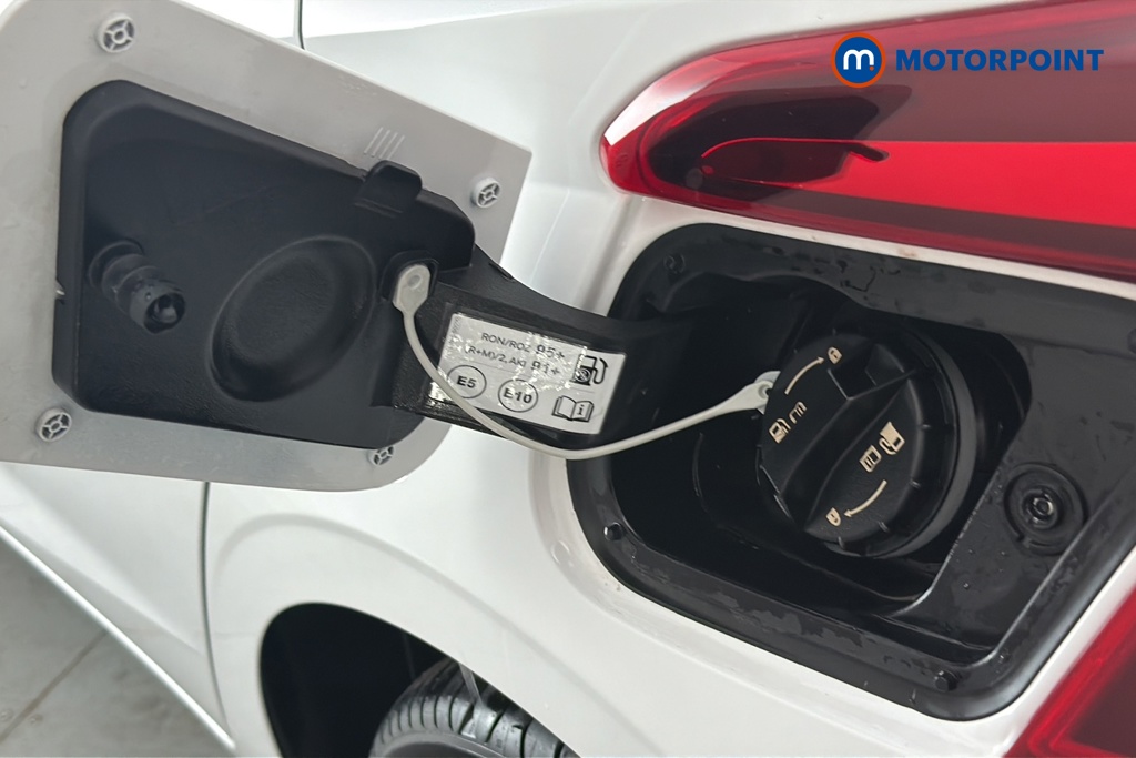 Hyundai I20 Advance Automatic Petrol Hatchback - Stock Number (1679244) - 41st supplementary image