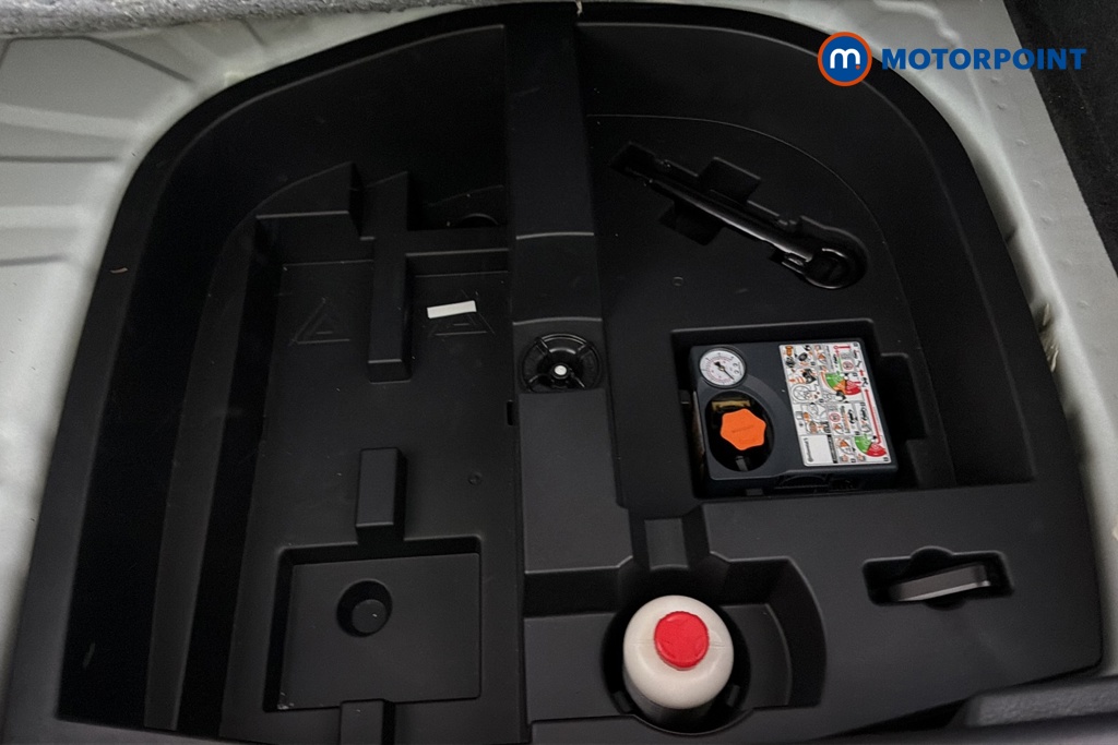 Nissan Juke Tekna Manual Petrol SUV - Stock Number (1679700) - 33rd supplementary image