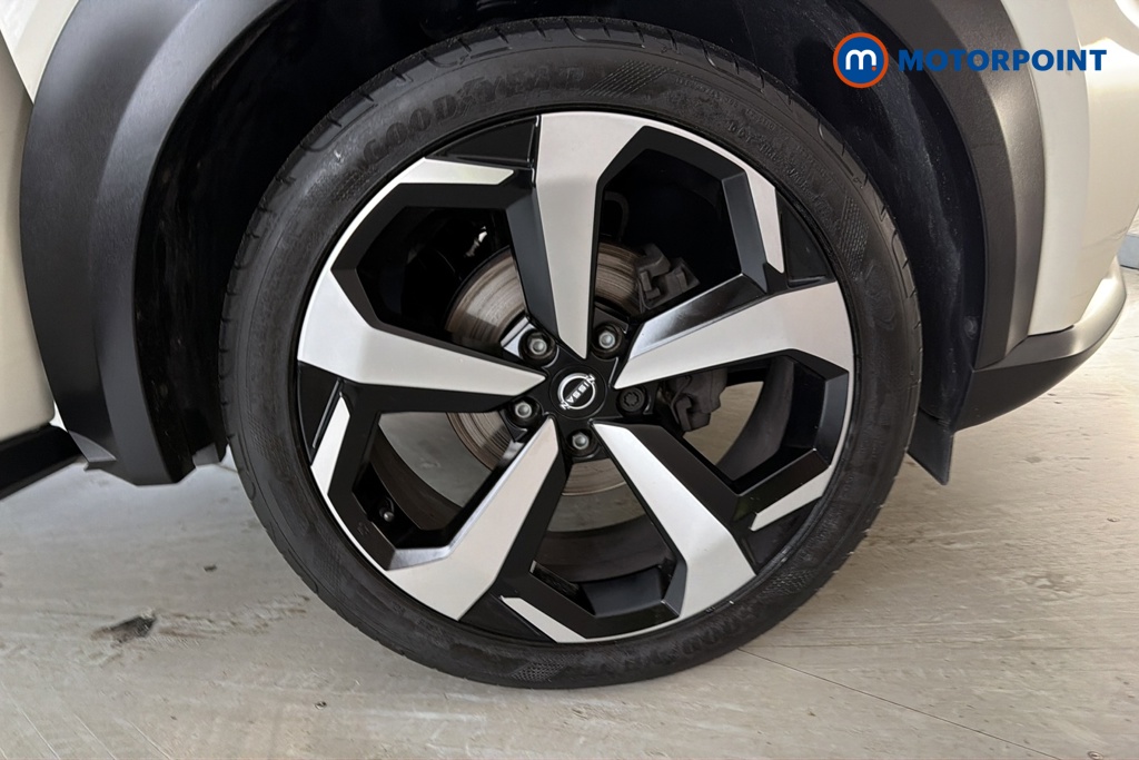 Nissan Juke Tekna Manual Petrol SUV - Stock Number (1679700) - 47th supplementary image