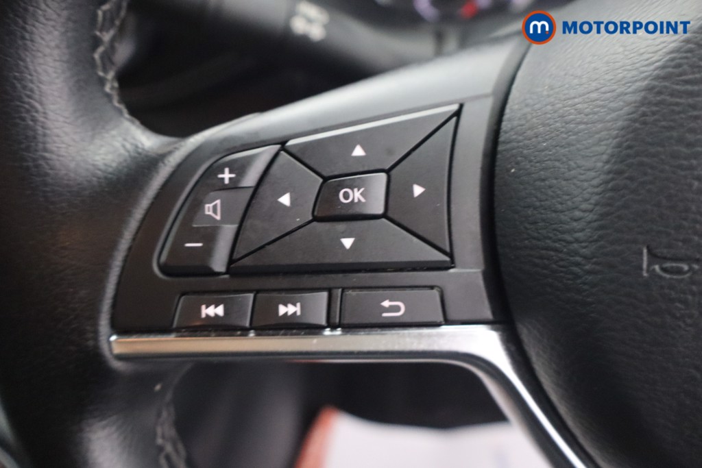 Nissan Juke N-Connecta Manual Petrol SUV - Stock Number (1679908) - 7th supplementary image