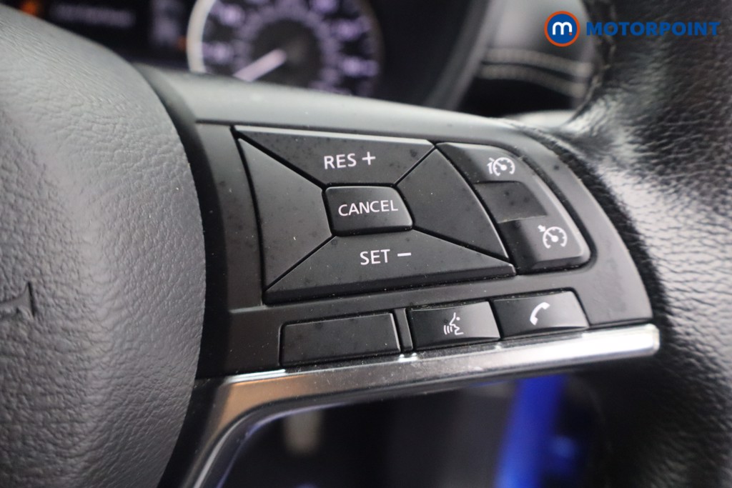 Nissan Juke N-Connecta Manual Petrol SUV - Stock Number (1679908) - 8th supplementary image