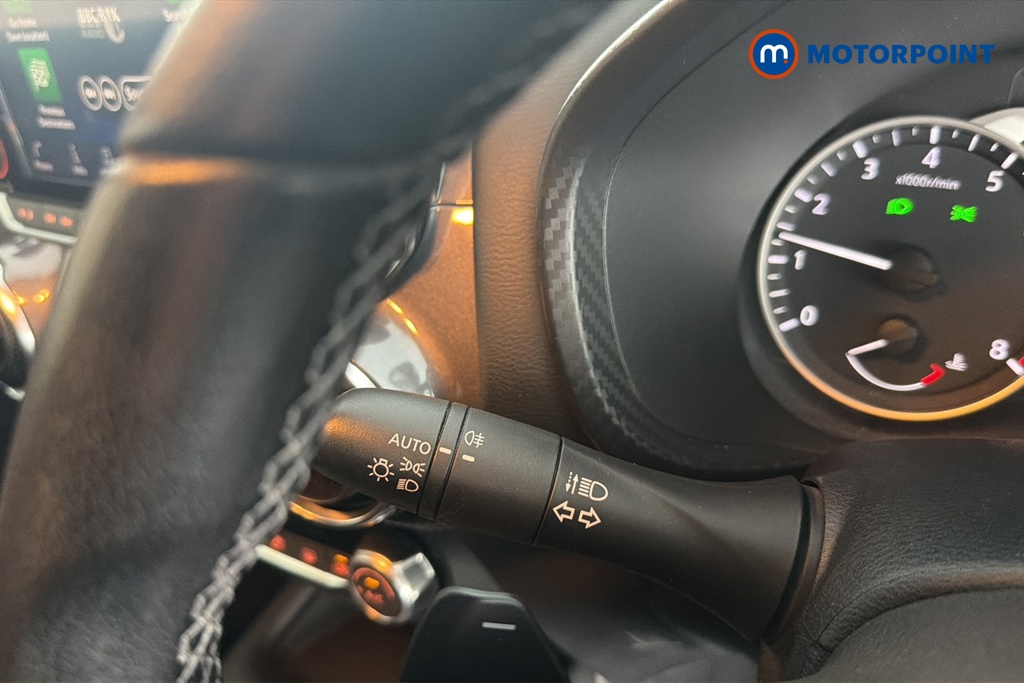 Nissan Juke N-Connecta Automatic Petrol SUV - Stock Number (1682199) - 5th supplementary image