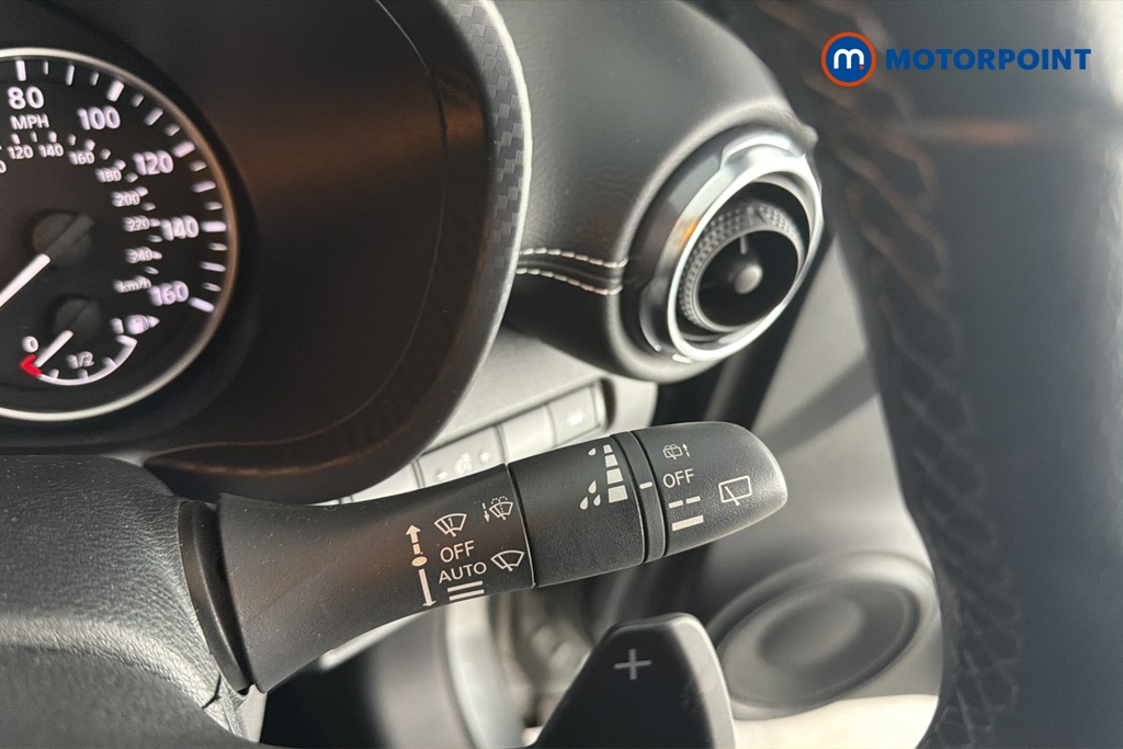 Nissan Juke N-Connecta Automatic Petrol SUV - Stock Number (1682199) - 6th supplementary image