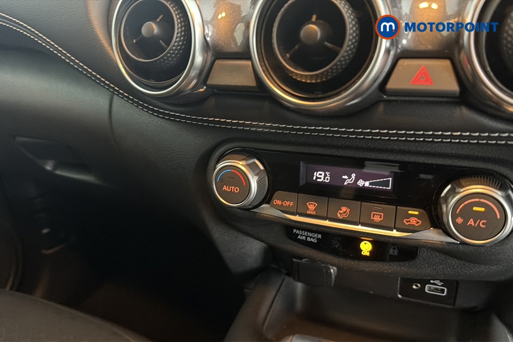 Nissan Juke N-Connecta Automatic Petrol SUV - Stock Number (1682199) - 12th supplementary image