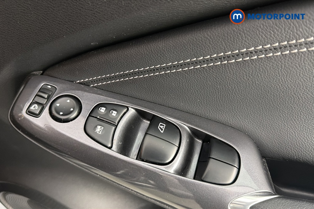 Nissan Juke N-Connecta Automatic Petrol SUV - Stock Number (1682199) - 19th supplementary image