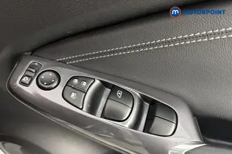 Nissan Juke N-Connecta Automatic Petrol SUV - Stock Number (1682199) - 19th supplementary image