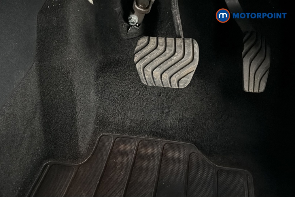 Nissan Juke N-Connecta Automatic Petrol SUV - Stock Number (1682199) - 24th supplementary image