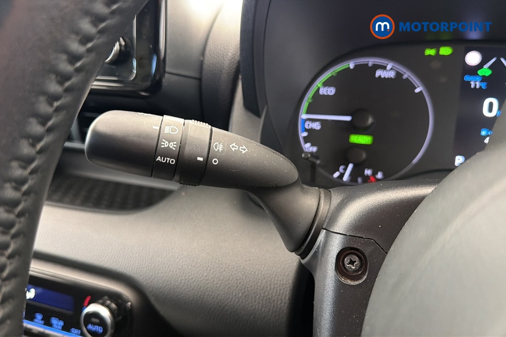 Toyota Yaris Icon Automatic Petrol-Electric Hybrid Hatchback - Stock Number (1682323) - 5th supplementary image