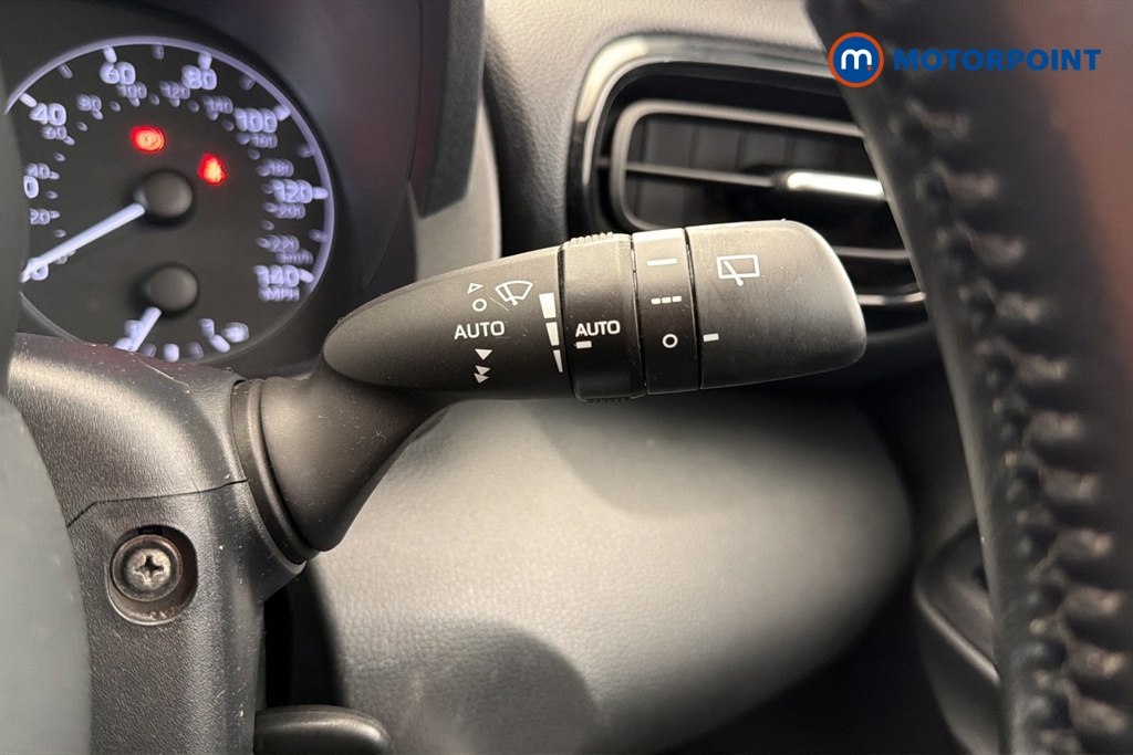 Toyota Yaris Icon Automatic Petrol-Electric Hybrid Hatchback - Stock Number (1682323) - 6th supplementary image