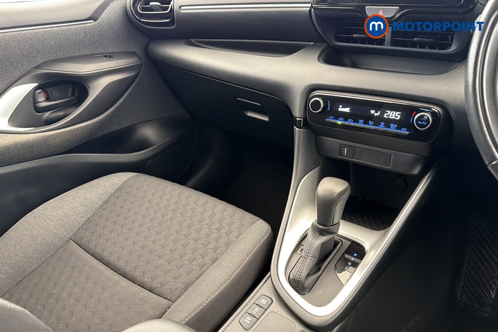 Toyota Yaris Icon Automatic Petrol-Electric Hybrid Hatchback - Stock Number (1682323) - 15th supplementary image