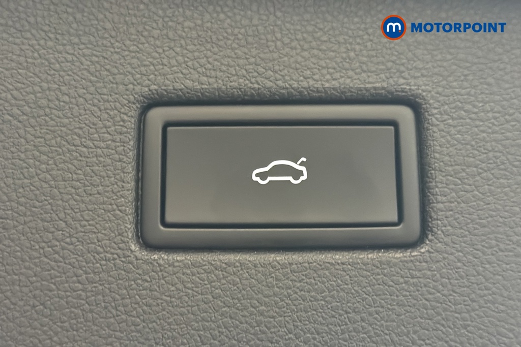 Volkswagen Tiguan Elegance Automatic Petrol Plug-In Hybrid SUV - Stock Number (1683089) - 37th supplementary image