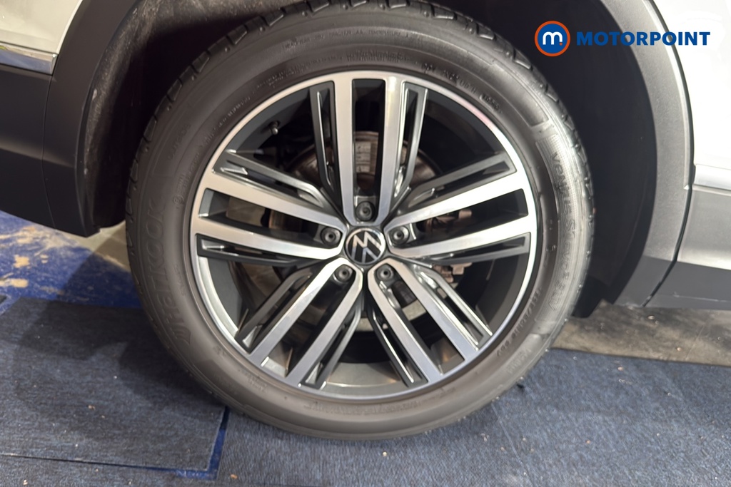 Volkswagen Tiguan Elegance Automatic Petrol Plug-In Hybrid SUV - Stock Number (1683089) - 46th supplementary image