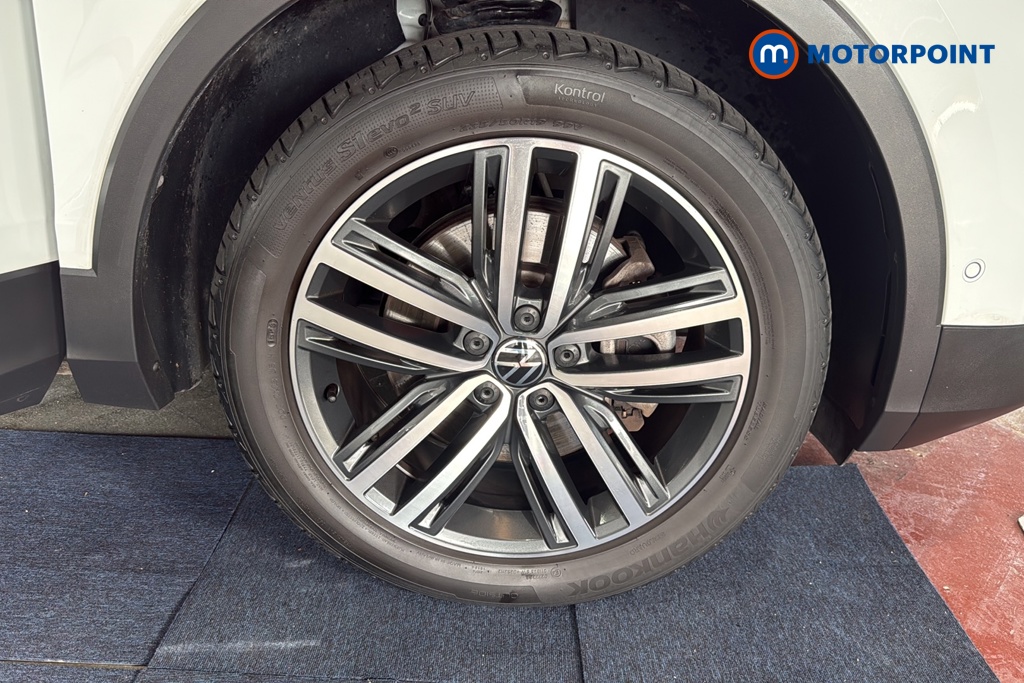 Volkswagen Tiguan Elegance Automatic Petrol Plug-In Hybrid SUV - Stock Number (1683089) - 47th supplementary image
