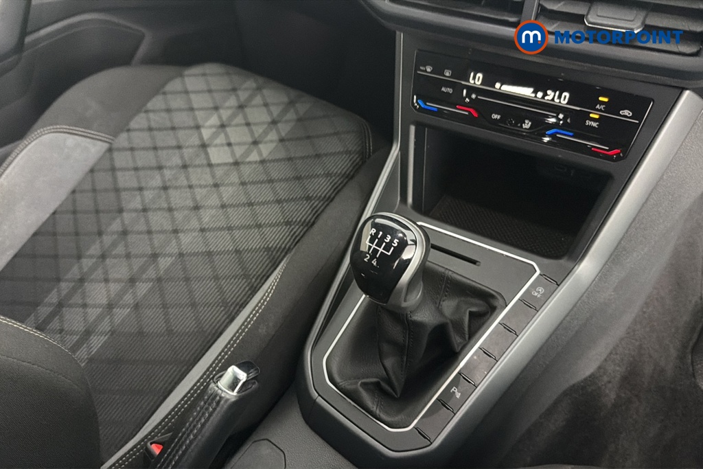 Volkswagen Polo R-Line Manual Petrol Hatchback - Stock Number (1683103) - 15th supplementary image