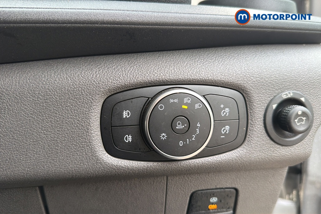 Ford Transit Limited Automatic Diesel Medium Roof Van - Stock Number (1683332) - 11th supplementary image
