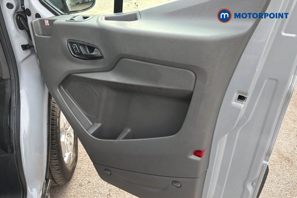Ford Transit Limited Automatic Diesel Medium Roof Van - Stock Number (1683332) - 18th supplementary image