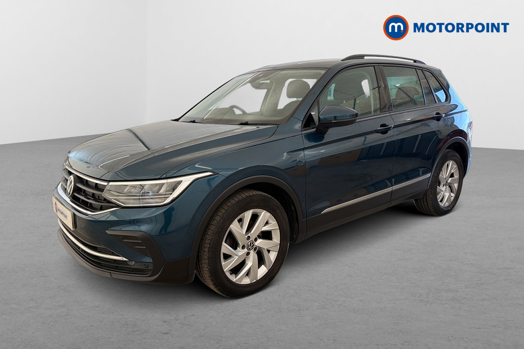 Volkswagen Tiguan Life Manual Petrol SUV - Stock Number (1684133) - Passenger side front corner