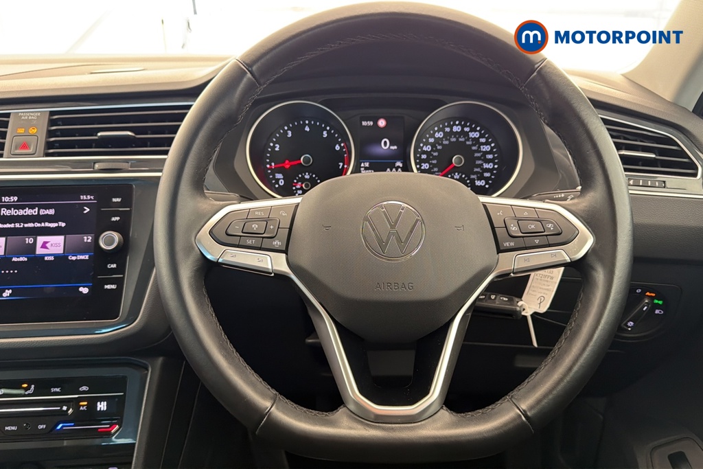 Volkswagen Tiguan Life Manual Petrol SUV - Stock Number (1684133) - 2nd supplementary image