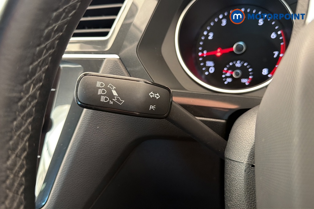Volkswagen Tiguan Life Manual Petrol SUV - Stock Number (1684133) - 5th supplementary image
