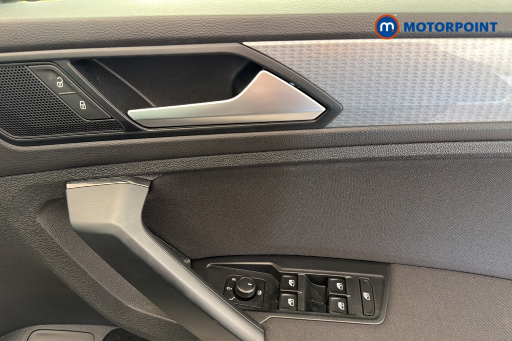 Volkswagen Tiguan Life Manual Petrol SUV - Stock Number (1684133) - 19th supplementary image