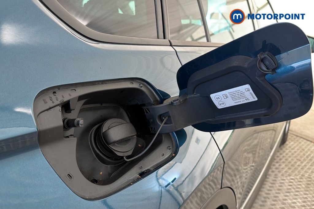 Volkswagen Tiguan Life Manual Petrol SUV - Stock Number (1684133) - 41st supplementary image