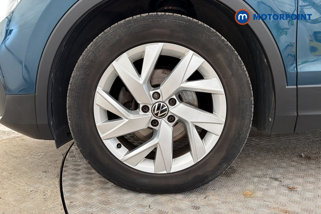 Volkswagen Tiguan Life Manual Petrol SUV - Stock Number (1684133) - 44th supplementary image