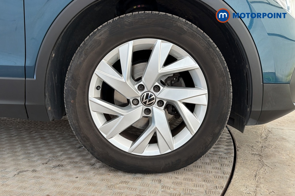 Volkswagen Tiguan Life Manual Petrol SUV - Stock Number (1684133) - 47th supplementary image