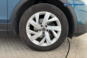 Volkswagen Tiguan Life Manual Petrol SUV - Stock Number (1684133) - 47th supplementary image