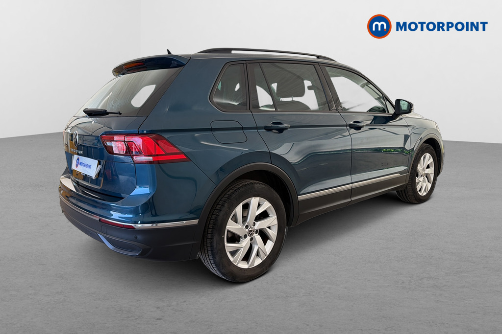 Volkswagen Tiguan Life Manual Petrol SUV - Stock Number (1684133) - Passenger side rear corner