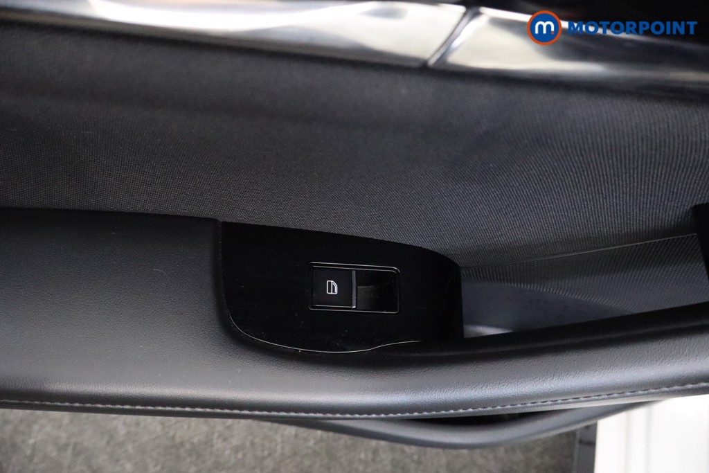 Mazda 3 Exclusive-Line Automatic Petrol Hatchback - Stock Number (1672949) - 38th supplementary image