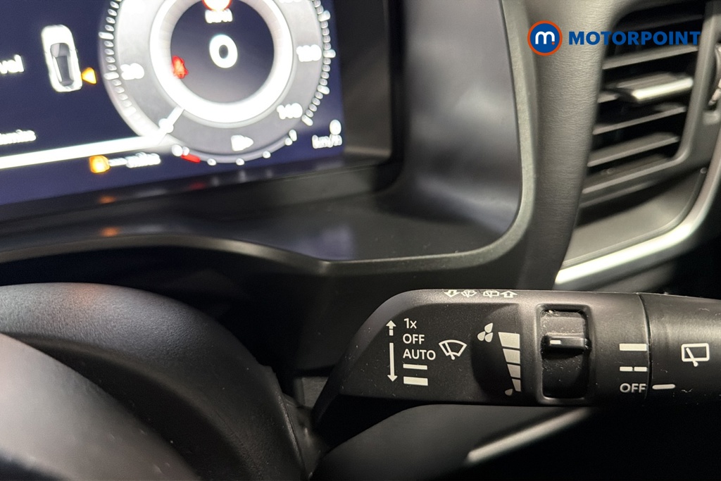 Nissan Qashqai N-Connecta Automatic Petrol SUV - Stock Number (1676746) - 6th supplementary image