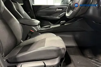 Nissan Qashqai N-Connecta Automatic Petrol SUV - Stock Number (1676746) - 22nd supplementary image