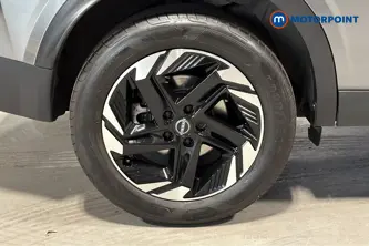 Nissan Qashqai N-Connecta Automatic Petrol SUV - Stock Number (1676746) - 46th supplementary image