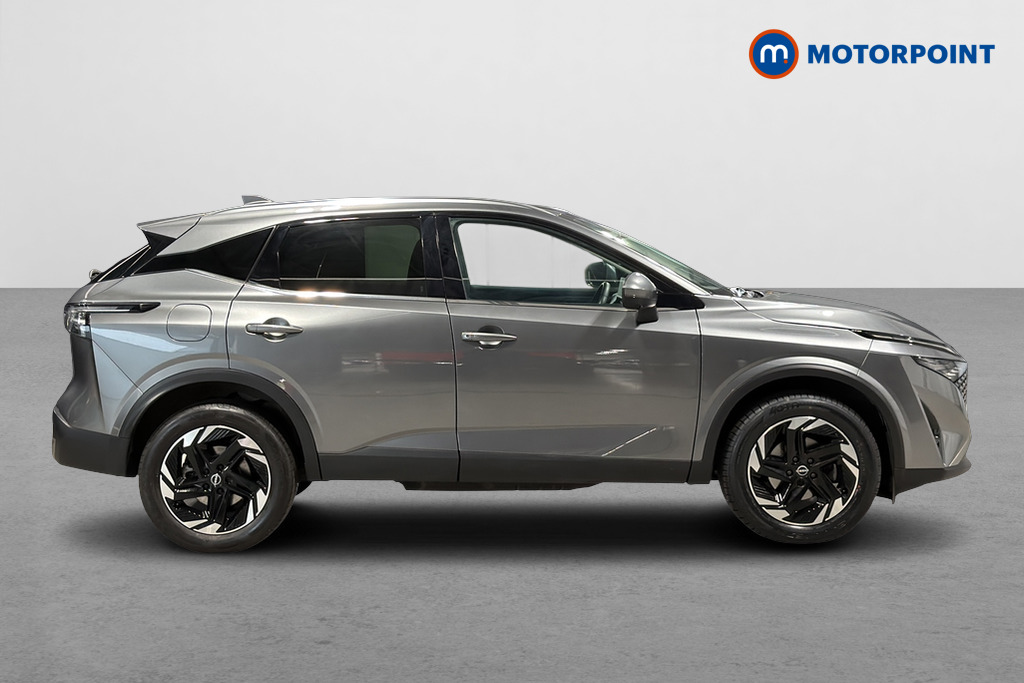 Nissan Qashqai N-Connecta Automatic Petrol SUV - Stock Number (1676746) - Passenger side