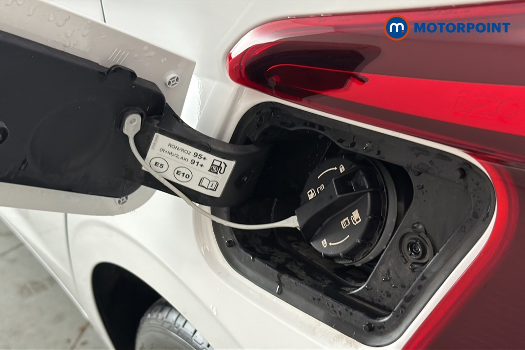 Hyundai I20 Tech Line Automatic Petrol Hatchback - Stock Number (1678380) - 41st supplementary image