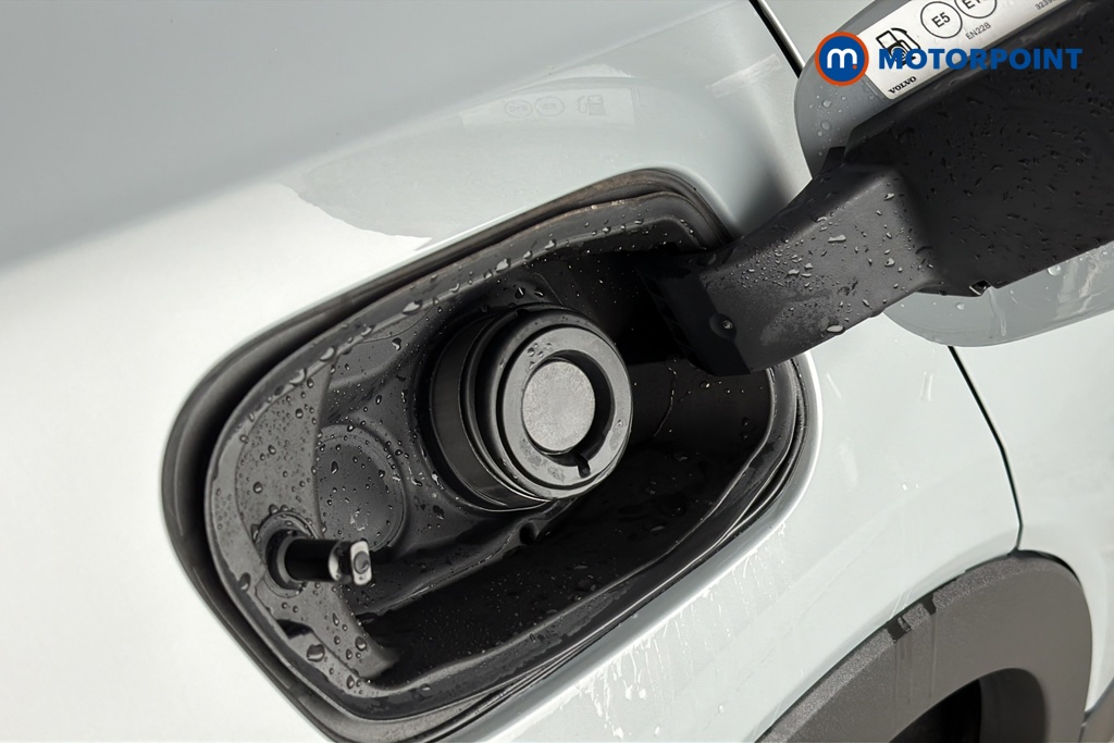 Volvo Xc40 Core Automatic Petrol SUV - Stock Number (1680373) - 41st supplementary image