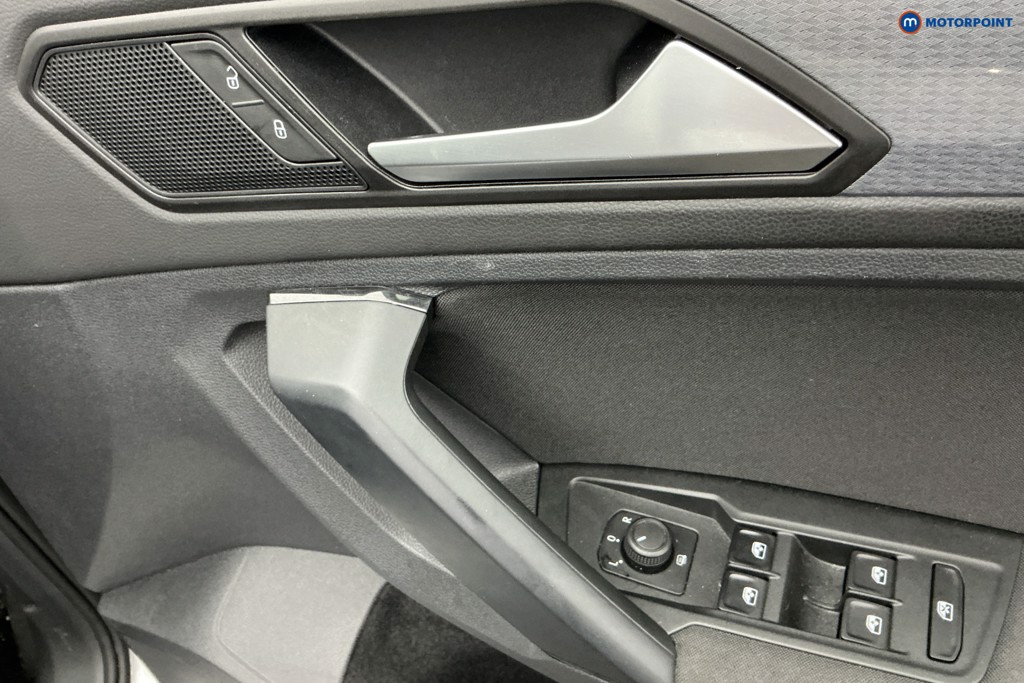 Volkswagen Tiguan Life Manual Petrol SUV - Stock Number (1680505) - 27th supplementary image