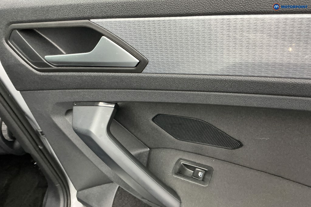 Volkswagen Tiguan Life Manual Petrol SUV - Stock Number (1680505) - 29th supplementary image
