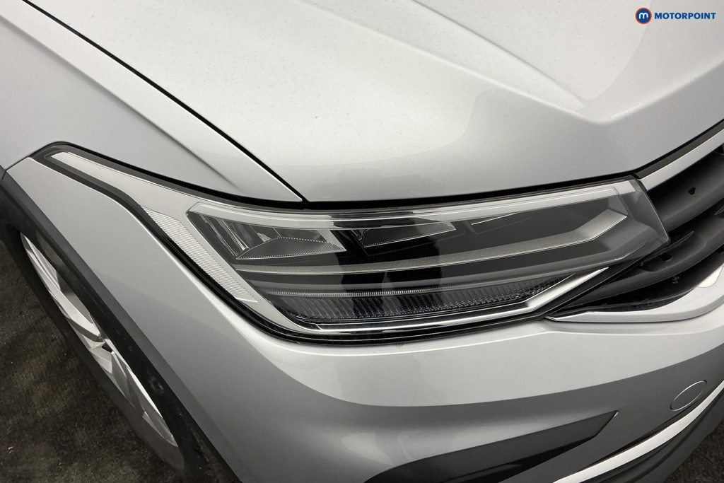 Volkswagen Tiguan Life Manual Petrol SUV - Stock Number (1680505) - 31st supplementary image