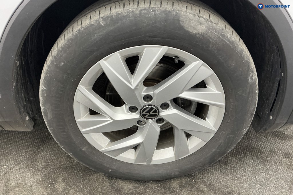 Volkswagen Tiguan Life Manual Petrol SUV - Stock Number (1680505) - 35th supplementary image