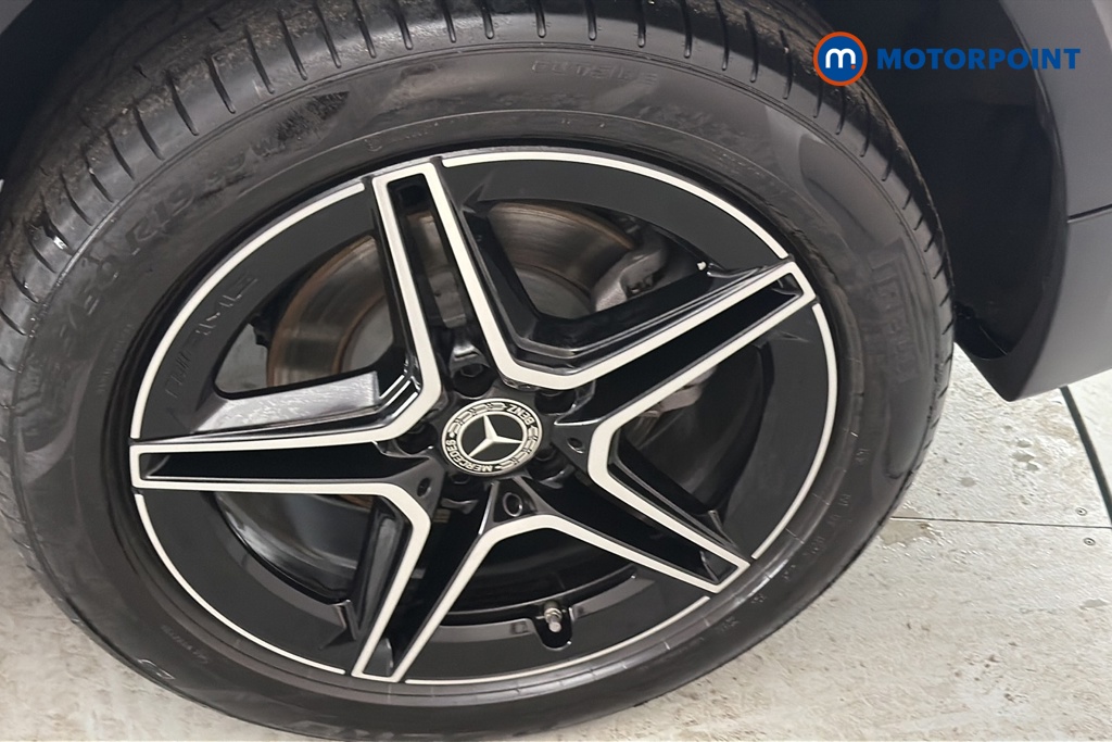 Mercedes-Benz GLB Amg Line Automatic Petrol SUV - Stock Number (1680776) - 45th supplementary image