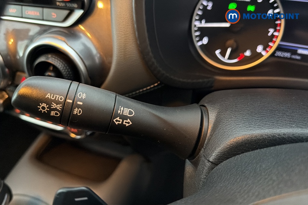 Nissan Juke Tekna Automatic Petrol SUV - Stock Number (1681118) - 5th supplementary image
