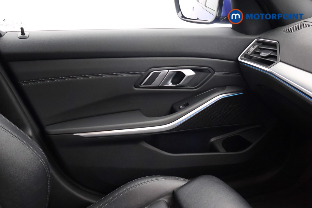 BMW 3 Series M Sport Automatic Petrol Plug-In Hybrid Saloon - Stock Number (1683317) - 16th supplementary image