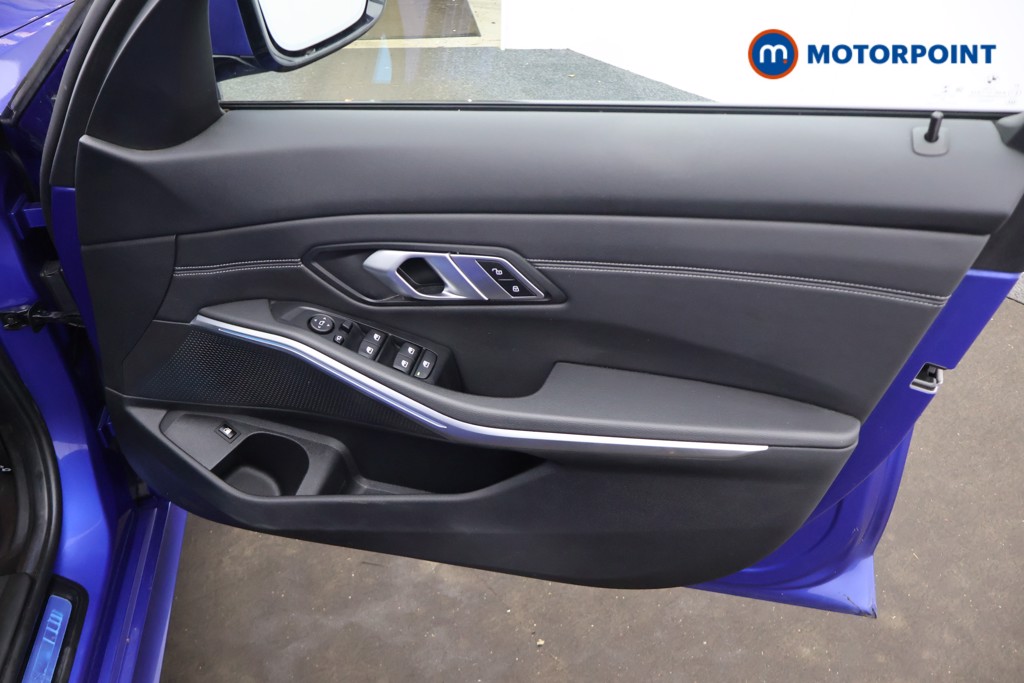 BMW 3 Series M Sport Automatic Petrol Plug-In Hybrid Saloon - Stock Number (1683317) - 19th supplementary image