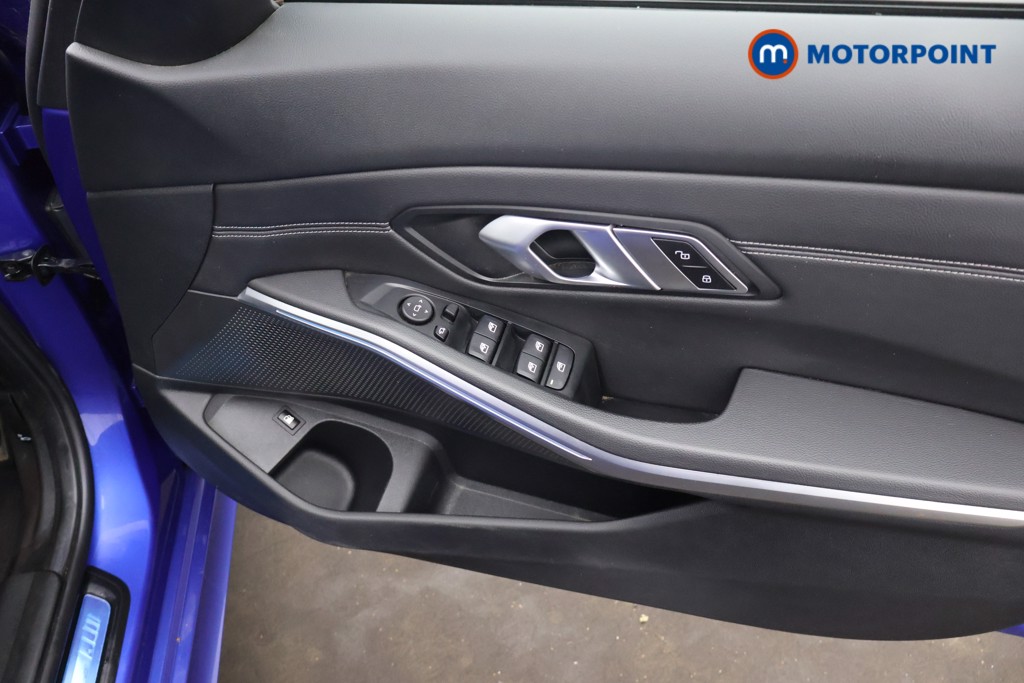 BMW 3 Series M Sport Automatic Petrol Plug-In Hybrid Saloon - Stock Number (1683317) - 20th supplementary image