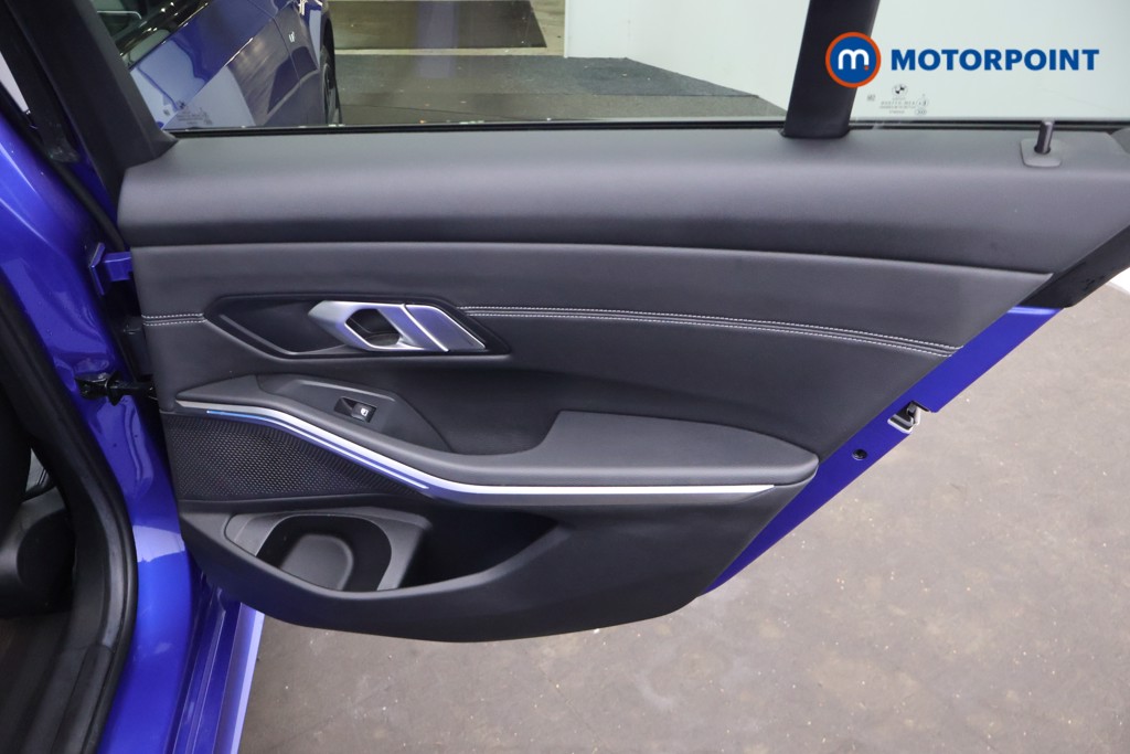 BMW 3 Series M Sport Automatic Petrol Plug-In Hybrid Saloon - Stock Number (1683317) - 23rd supplementary image