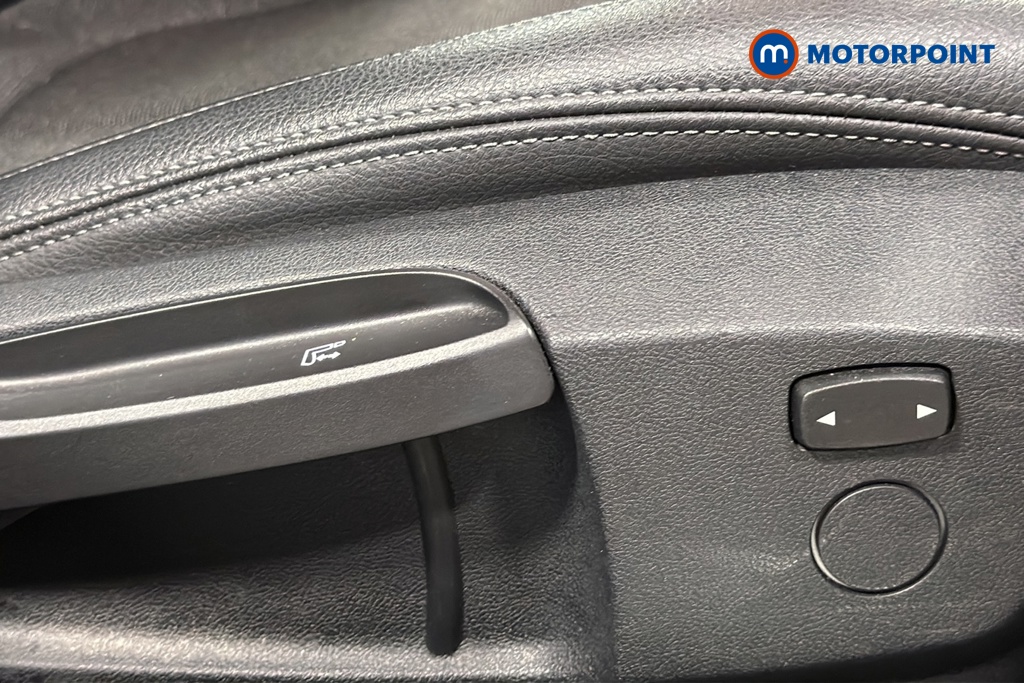 BMW 1 Series Sport Manual Petrol Hatchback - Stock Number (1672435) - 995th supplementary image